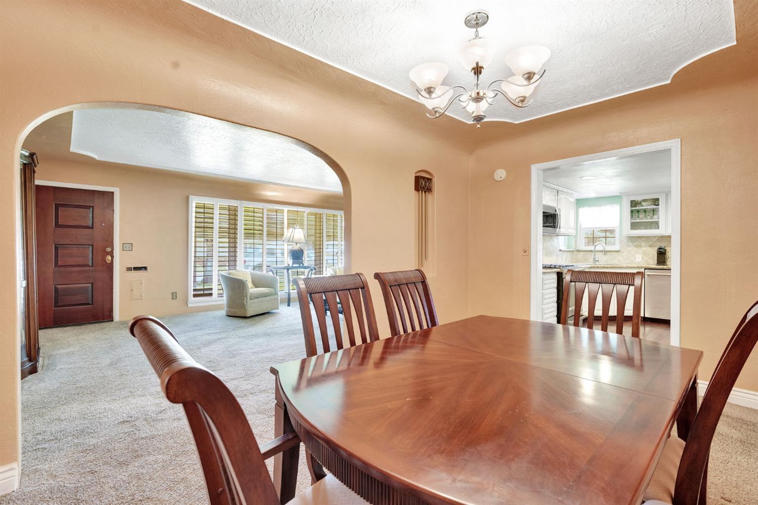 200 Lyons St, Madera, CA 93638