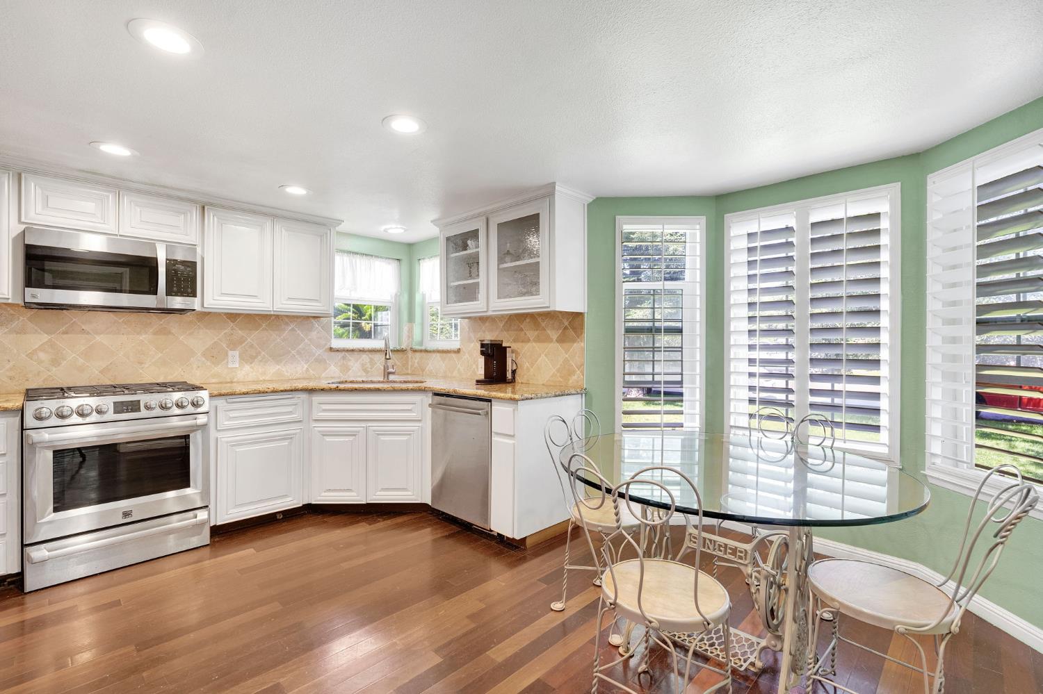 200 Lyons St, Madera, CA 93638