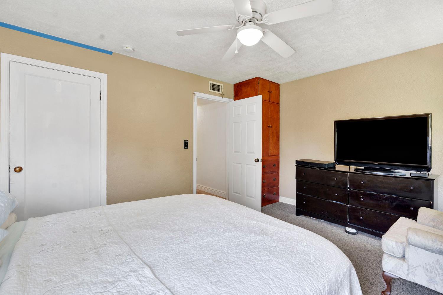 200 Lyons St, Madera, CA 93638