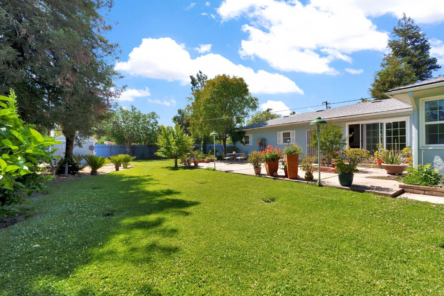 200 Lyons St, Madera, CA 93638