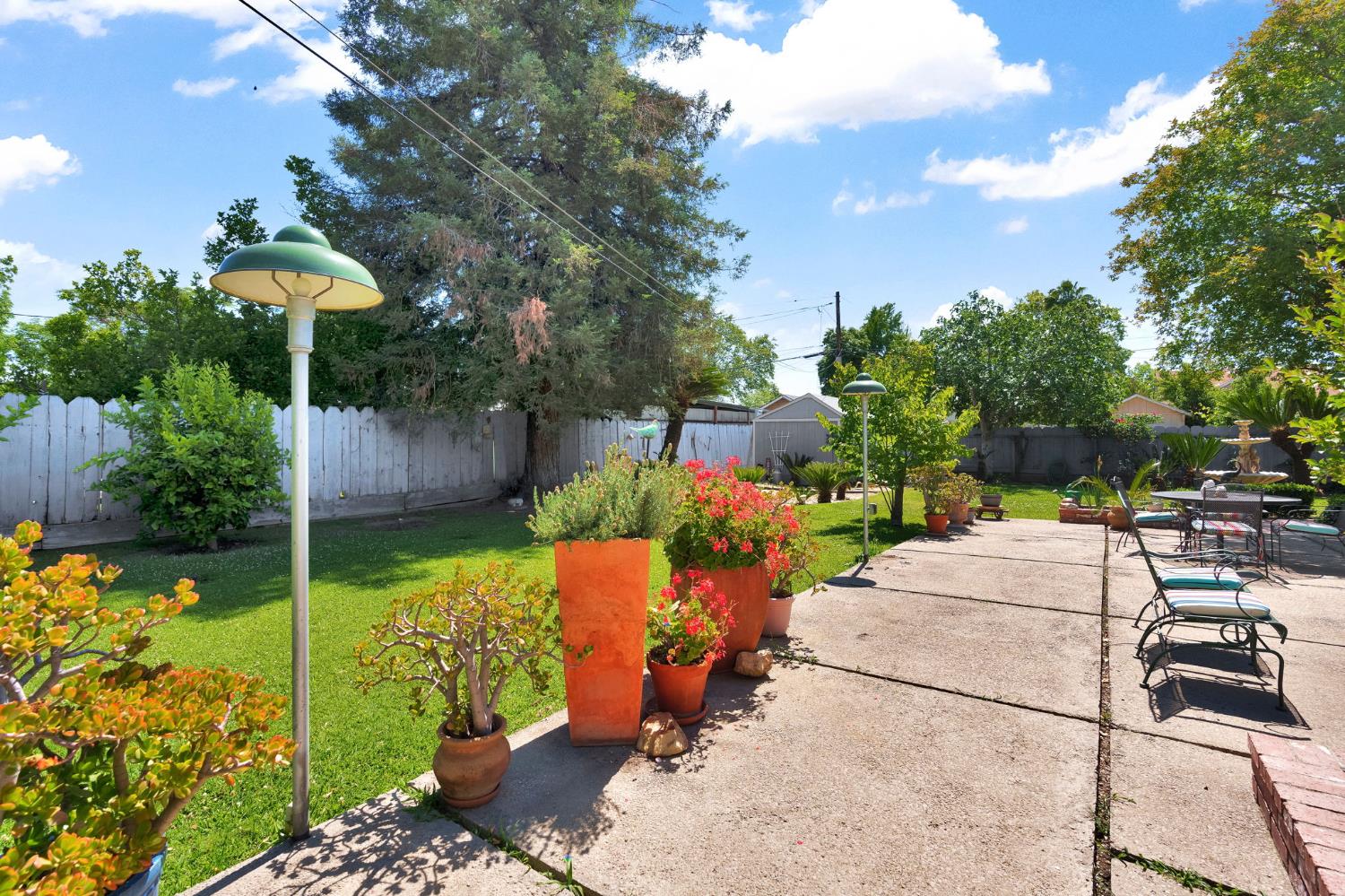 200 Lyons St, Madera, CA 93638