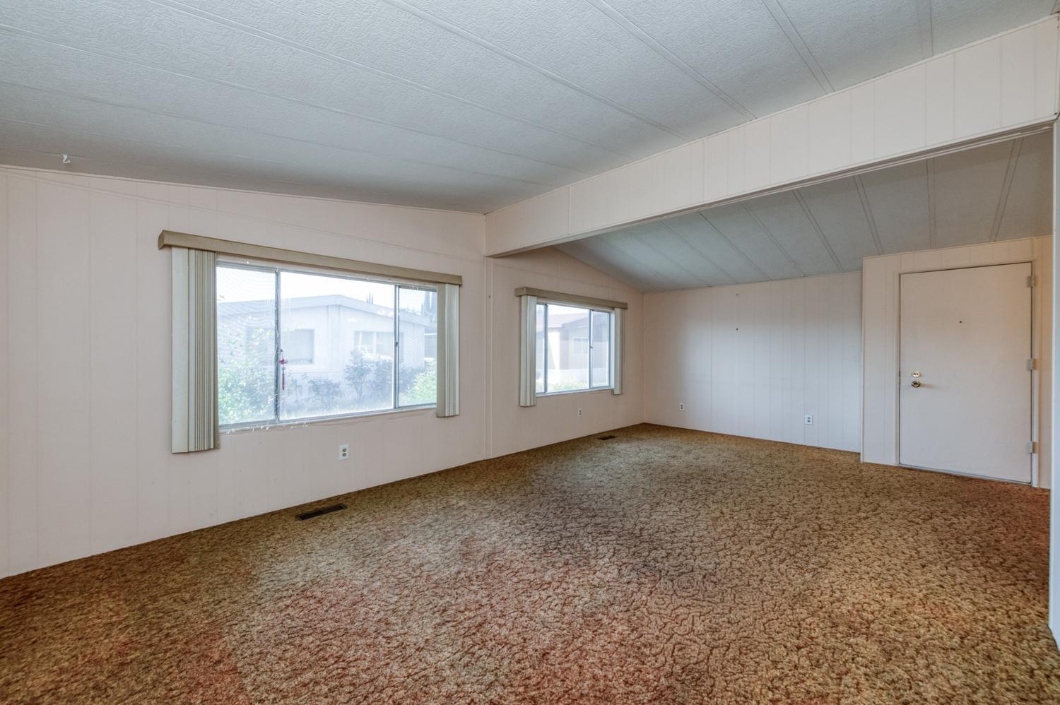 3556 N Duke Ave #157, Fresno, CA 93727