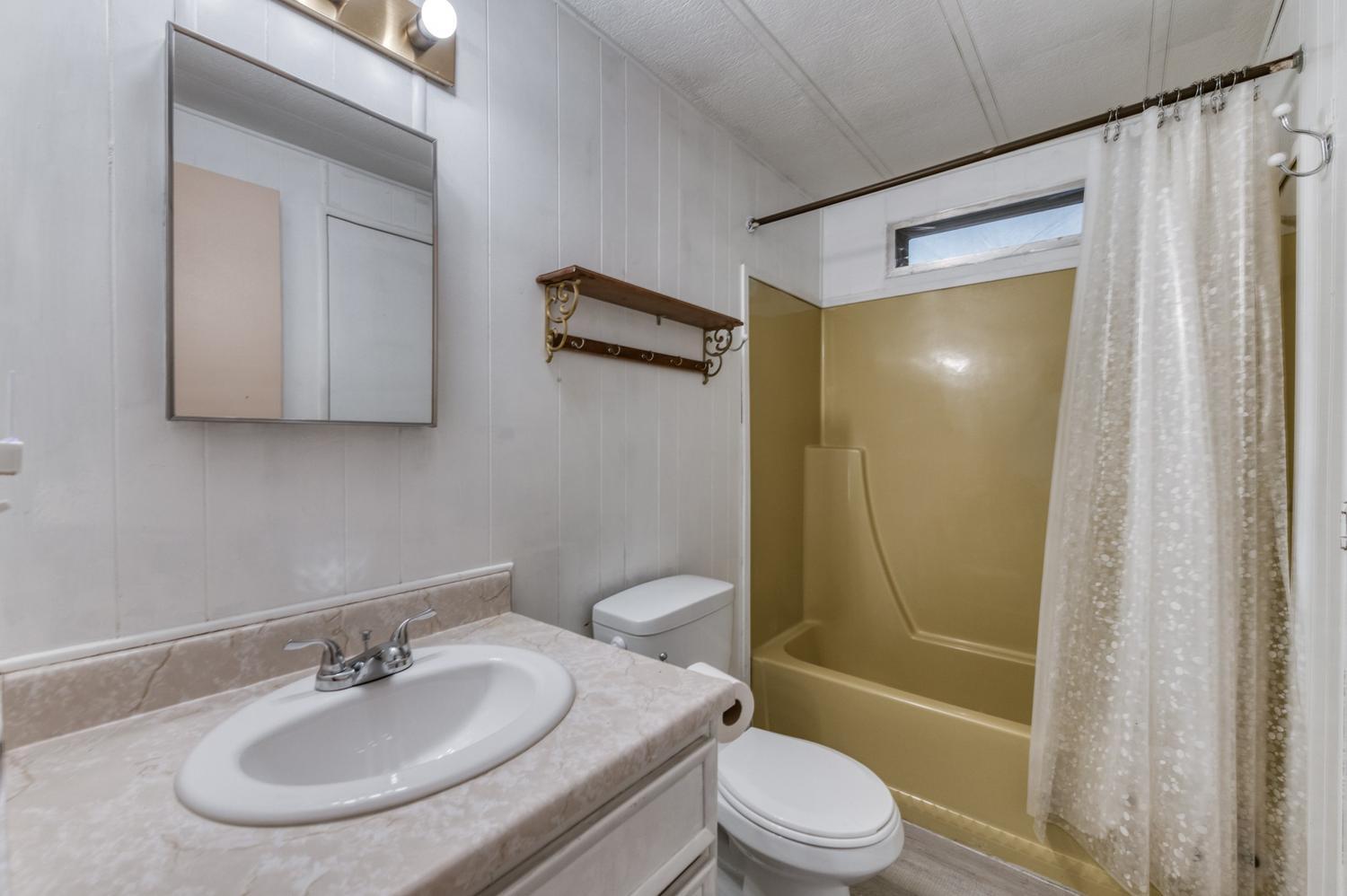 3556 N Duke Ave #157, Fresno, CA 93727