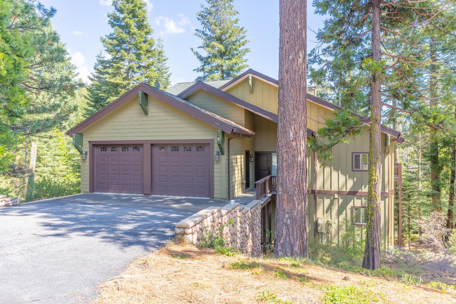 40322 Mariposa Lilly Ln, Shaver Lake, CA 93664