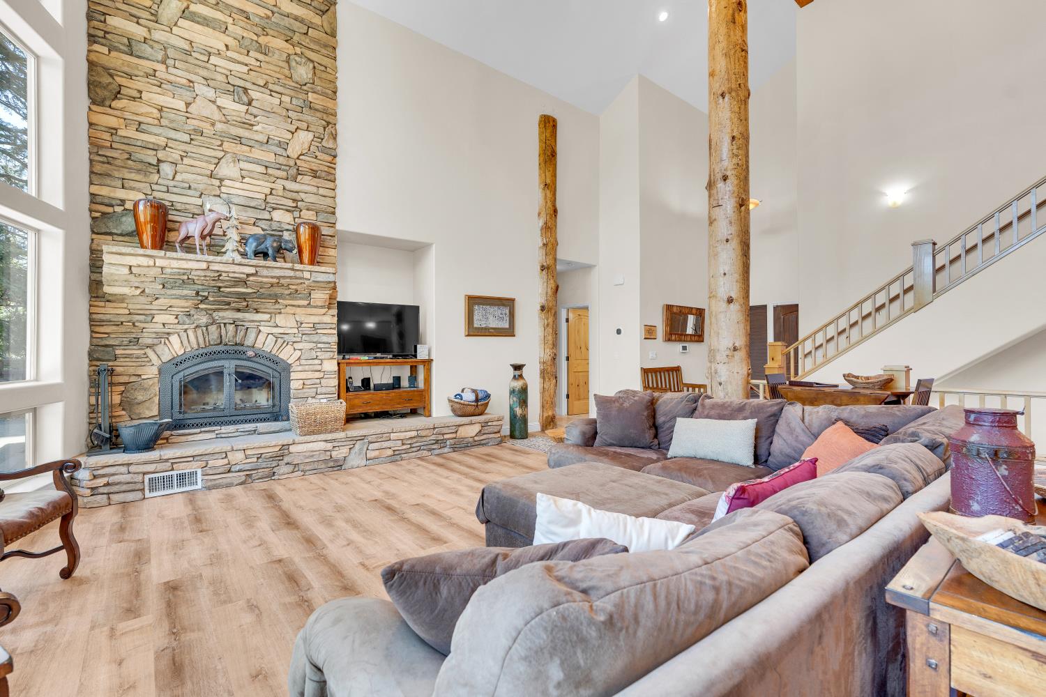 40322 Mariposa Lilly Ln, Shaver Lake, CA 93664
