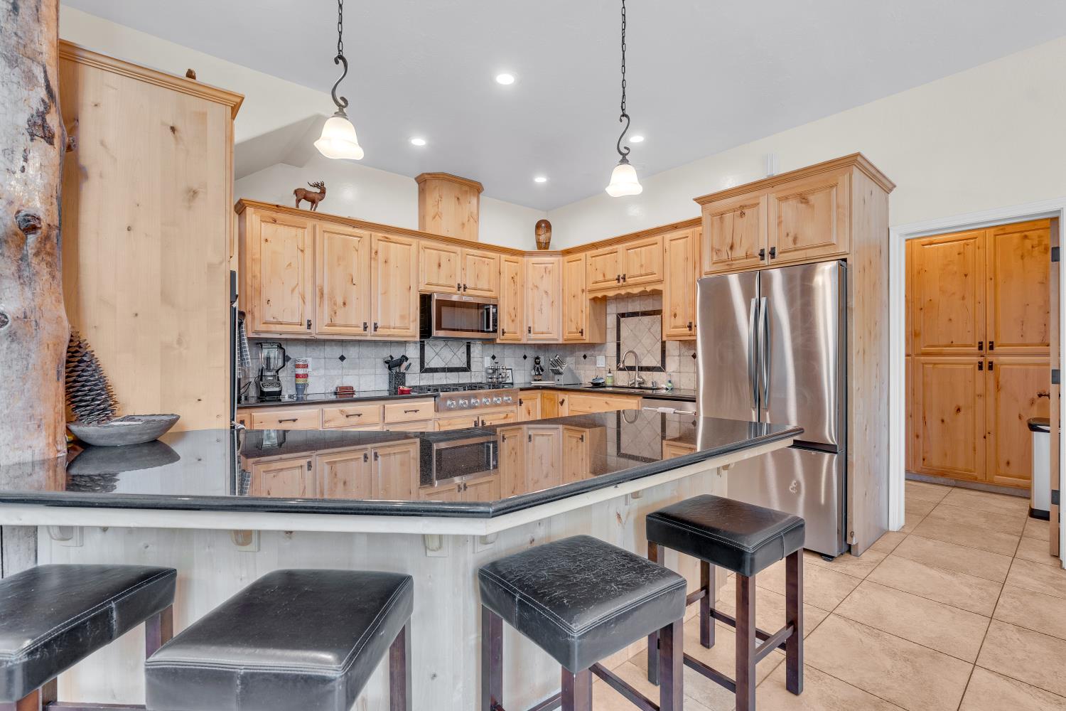 40322 Mariposa Lilly Ln, Shaver Lake, CA 93664