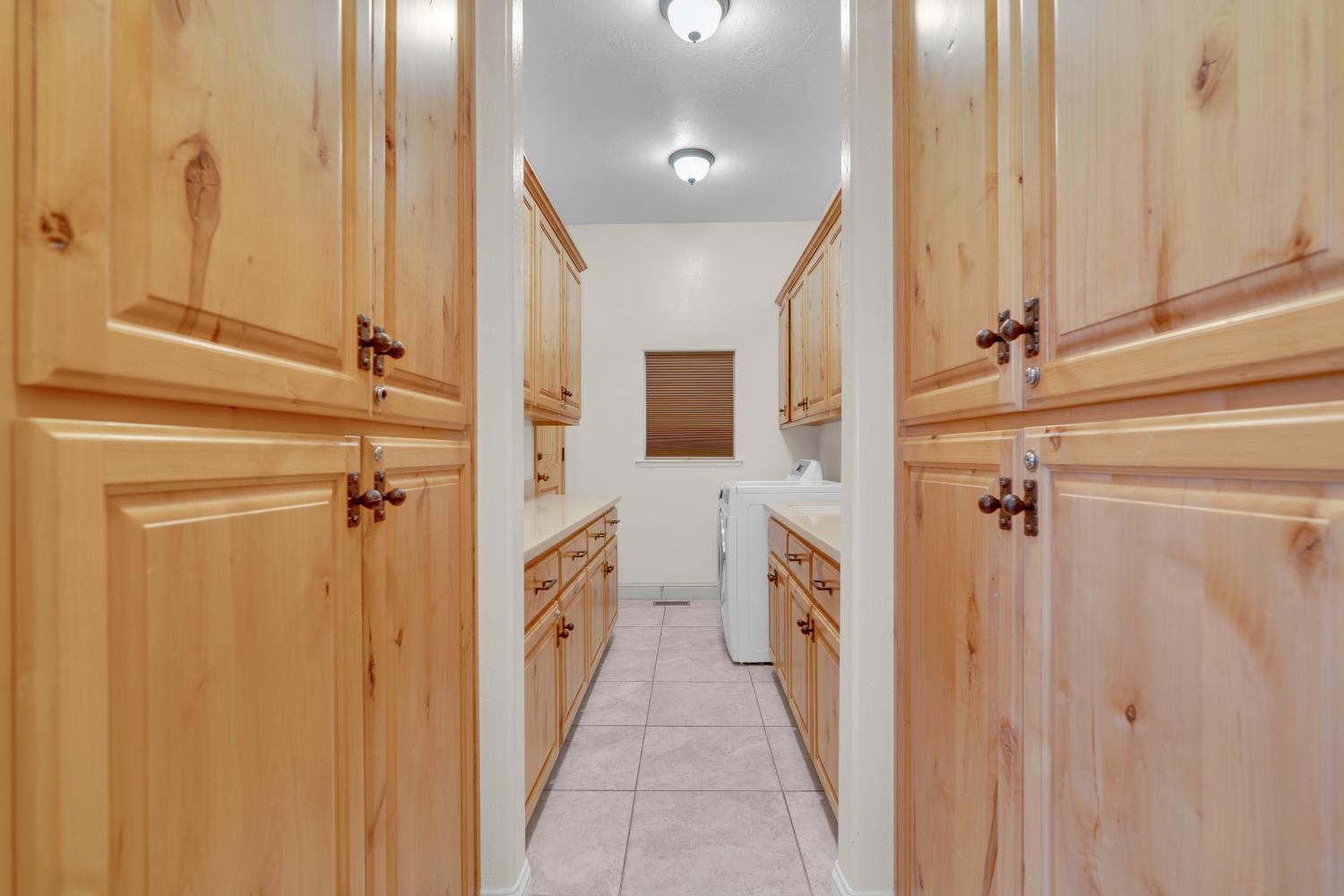 40322 Mariposa Lilly Ln, Shaver Lake, CA 93664