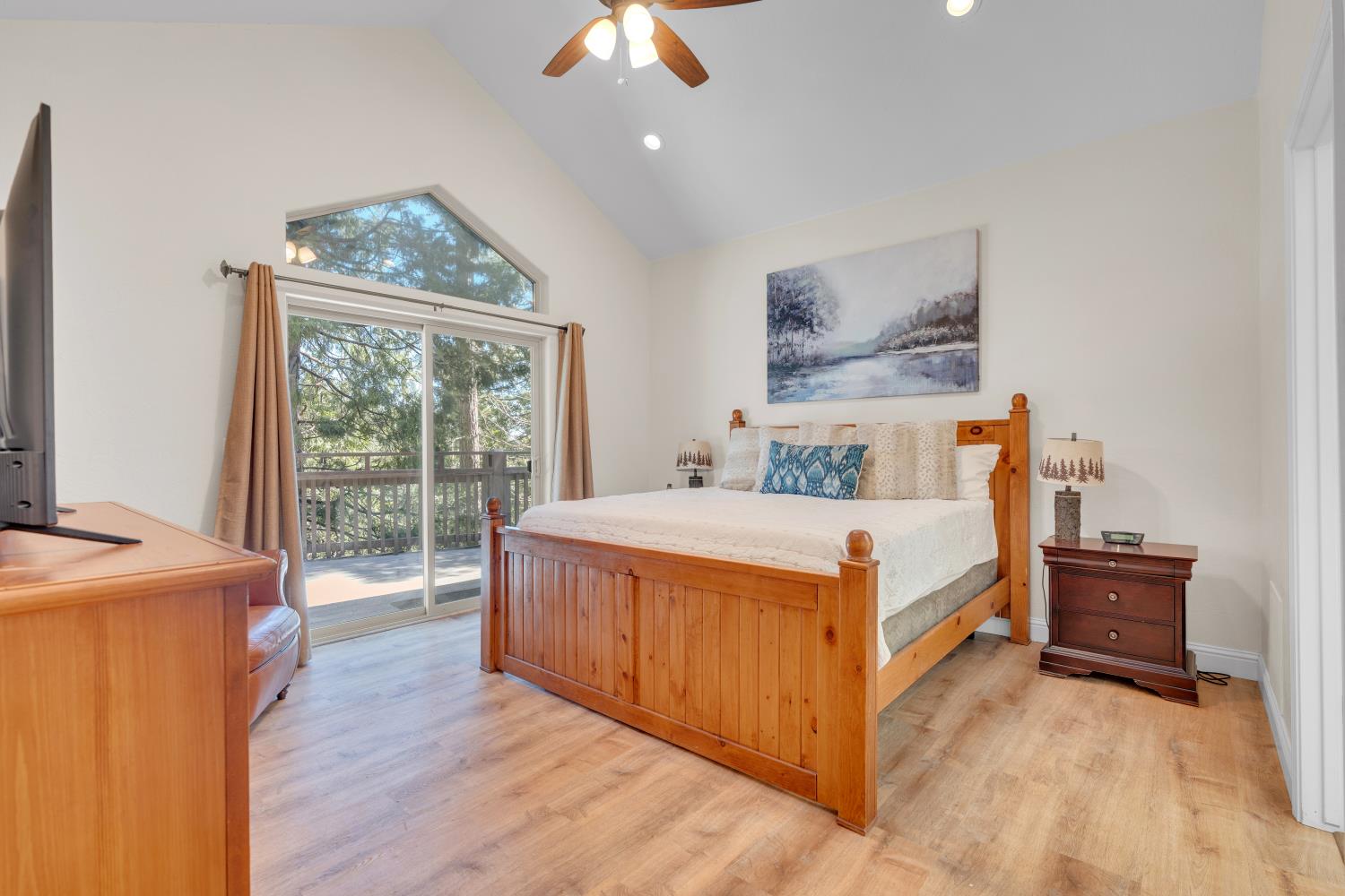 40322 Mariposa Lilly Ln, Shaver Lake, CA 93664