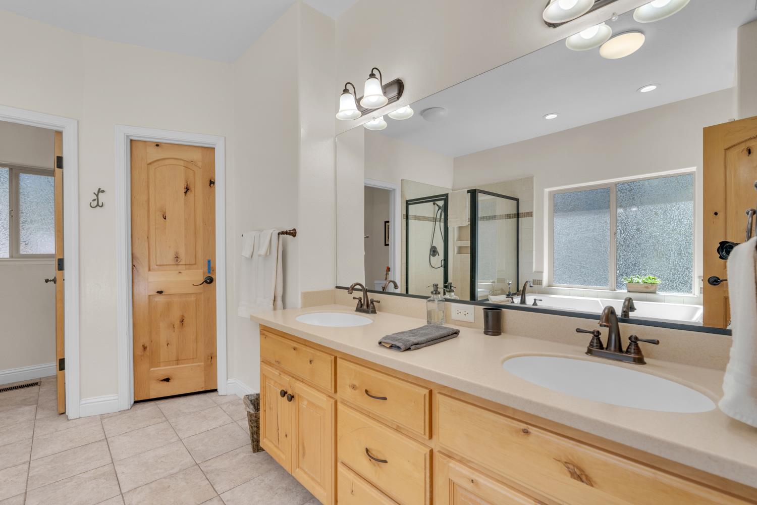 40322 Mariposa Lilly Ln, Shaver Lake, CA 93664