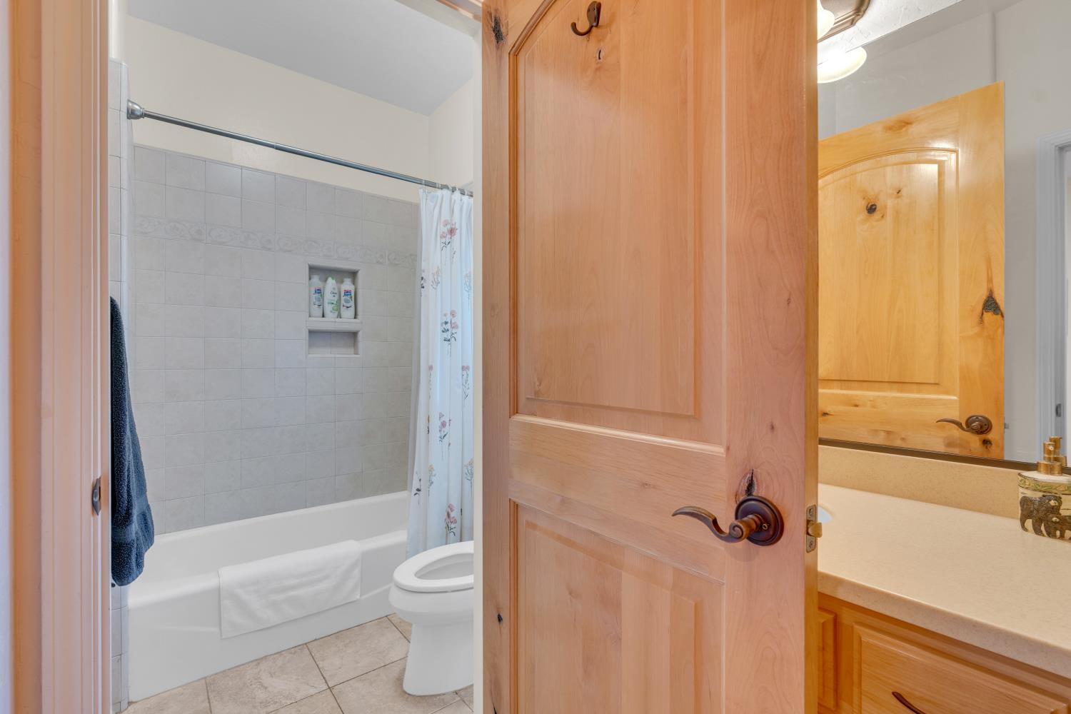 40322 Mariposa Lilly Ln, Shaver Lake, CA 93664