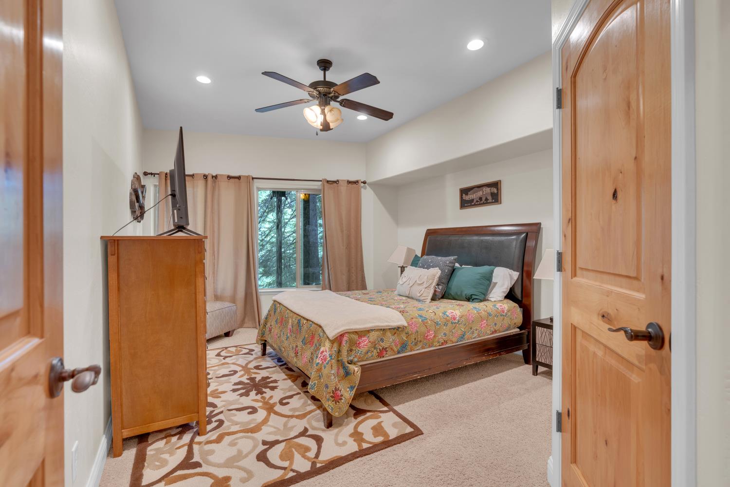 40322 Mariposa Lilly Ln, Shaver Lake, CA 93664