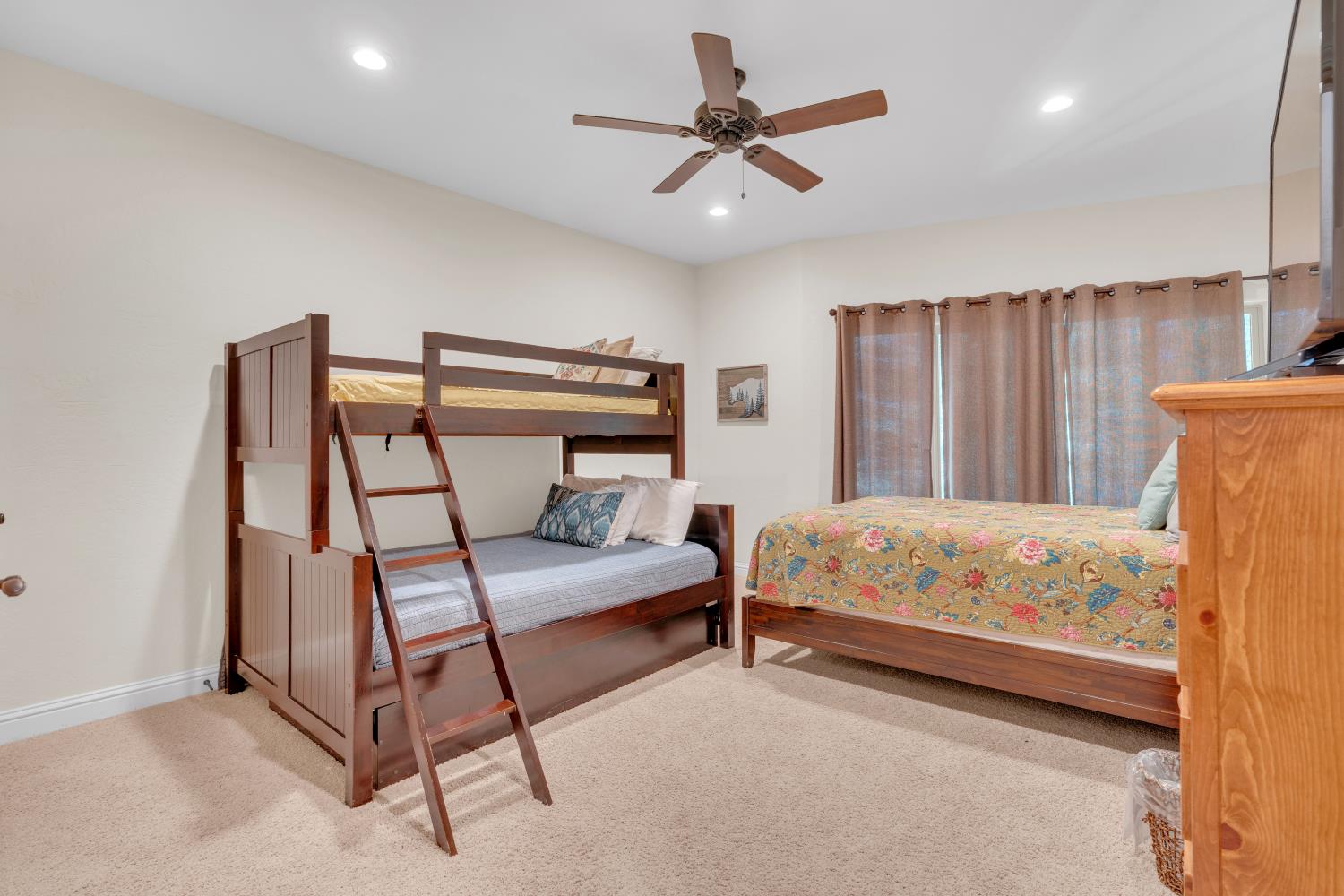 40322 Mariposa Lilly Ln, Shaver Lake, CA 93664