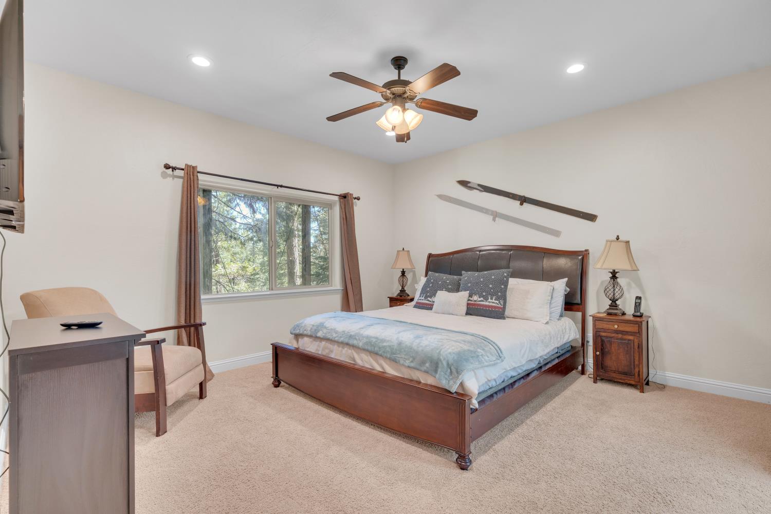 40322 Mariposa Lilly Ln, Shaver Lake, CA 93664