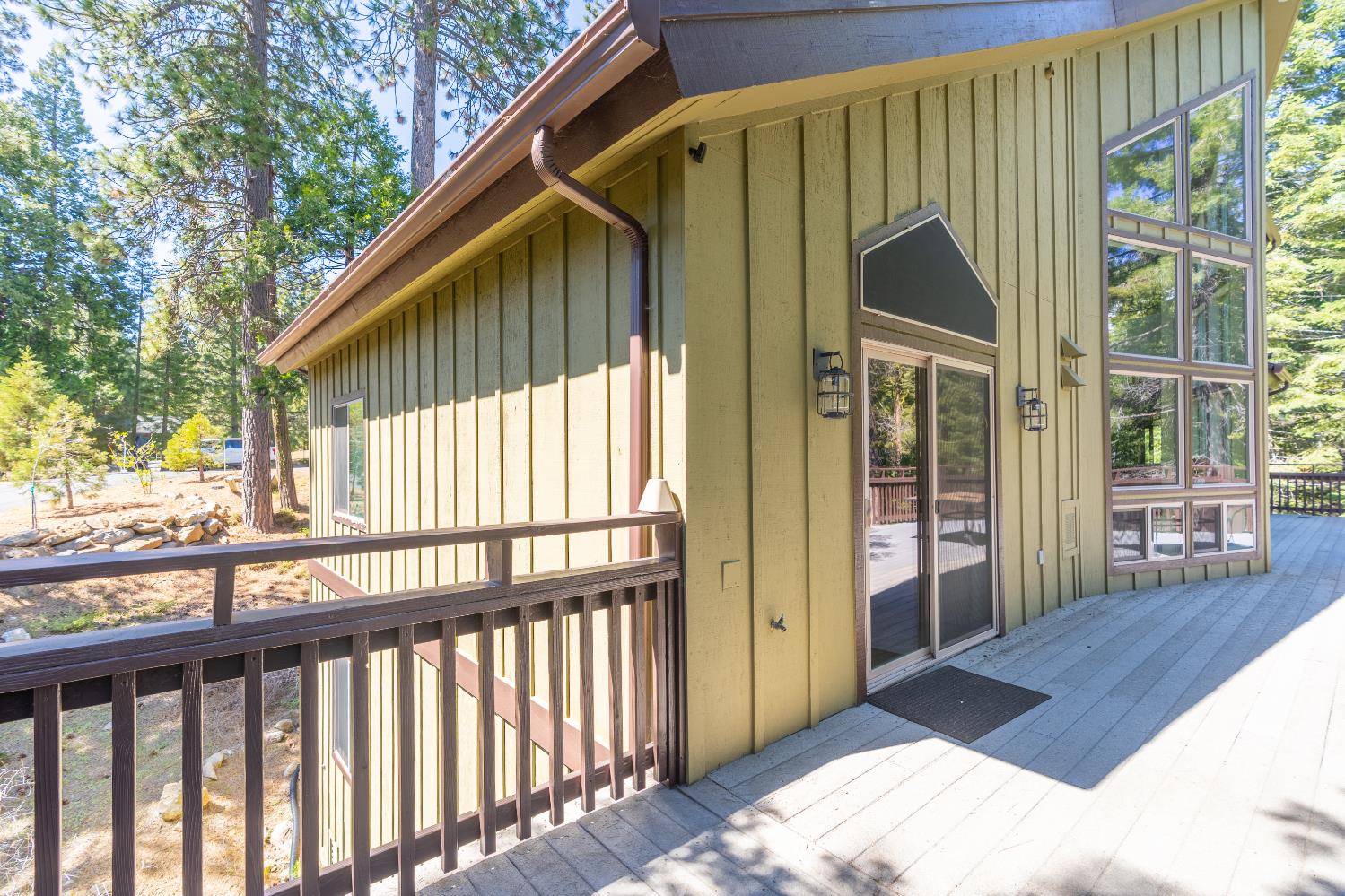 40322 Mariposa Lilly Ln, Shaver Lake, CA 93664