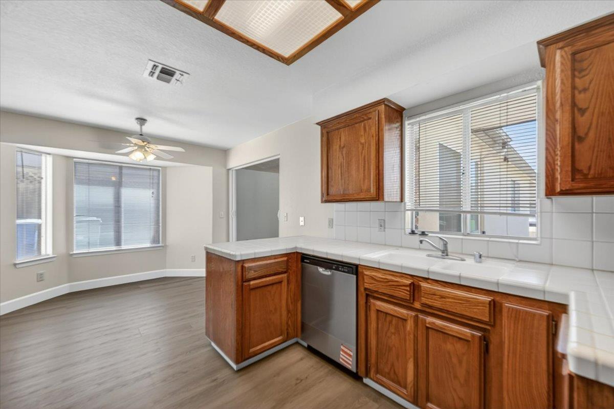 2176 E Decatur Ave, Fresno, CA 93720