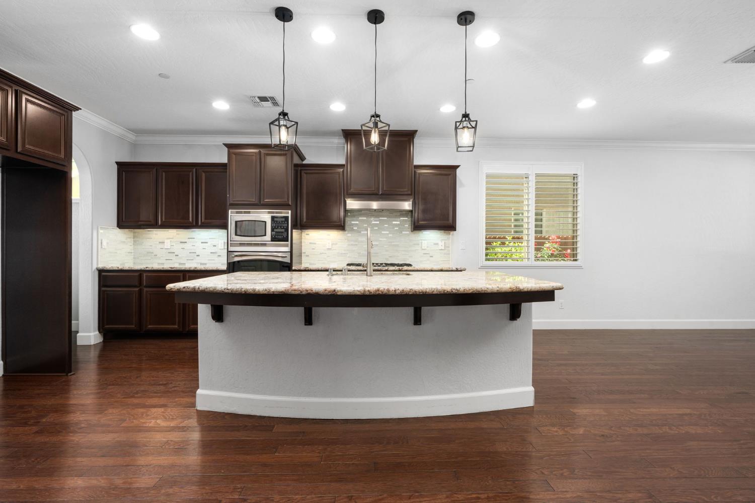 2868 Graybark Ave, Clovis, CA 93619