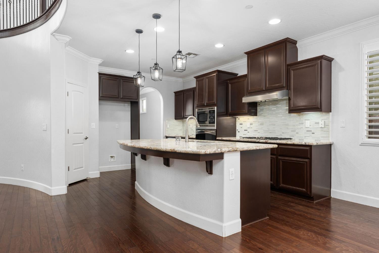 2868 Graybark Ave, Clovis, CA 93619