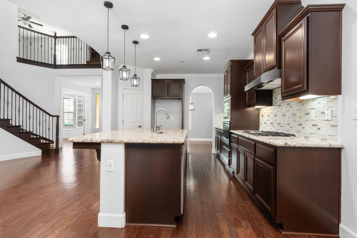 2868 Graybark Ave, Clovis, CA 93619