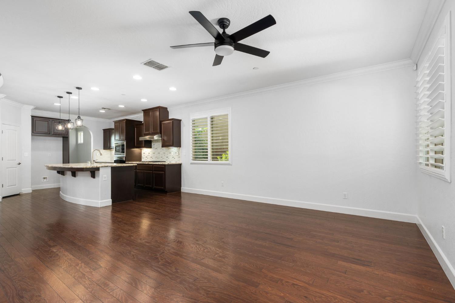 2868 Graybark Ave, Clovis, CA 93619