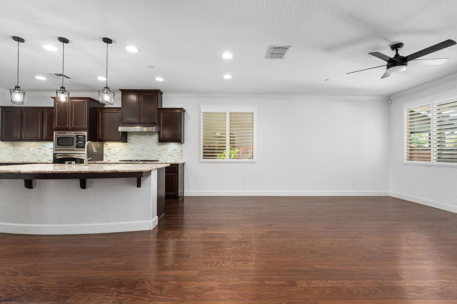 2868 Graybark Ave, Clovis, CA 93619
