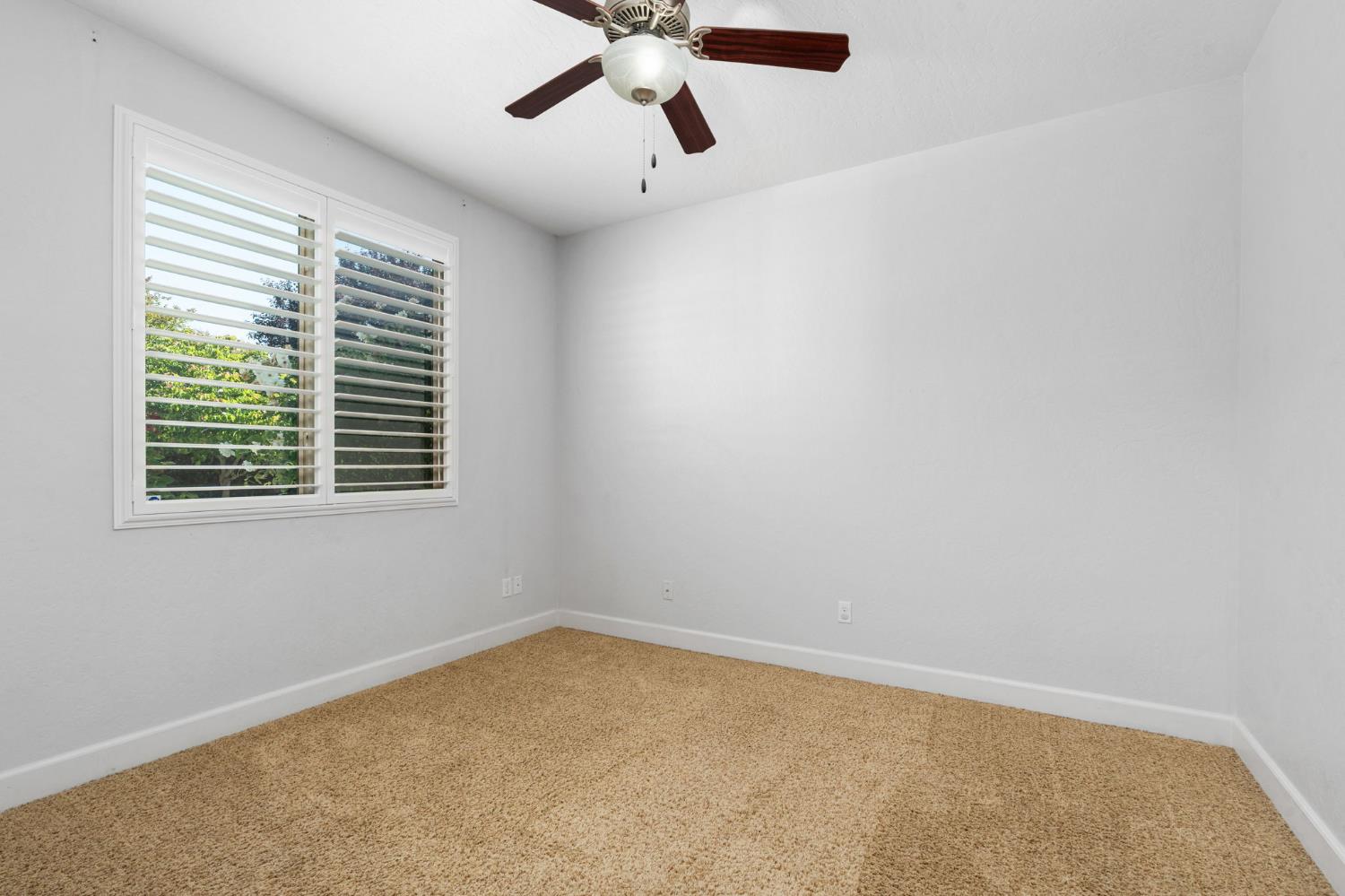 2868 Graybark Ave, Clovis, CA 93619