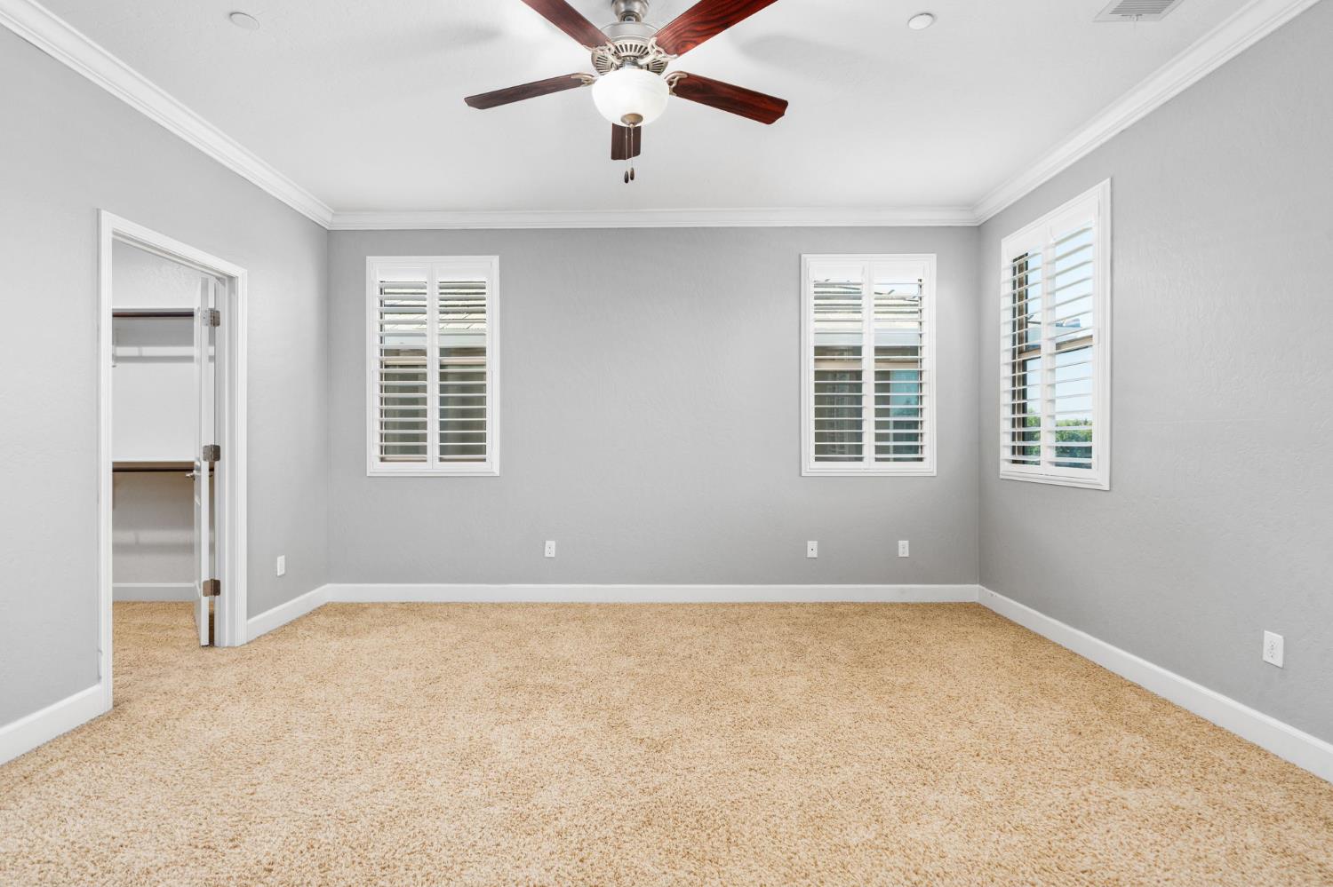 2868 Graybark Ave, Clovis, CA 93619