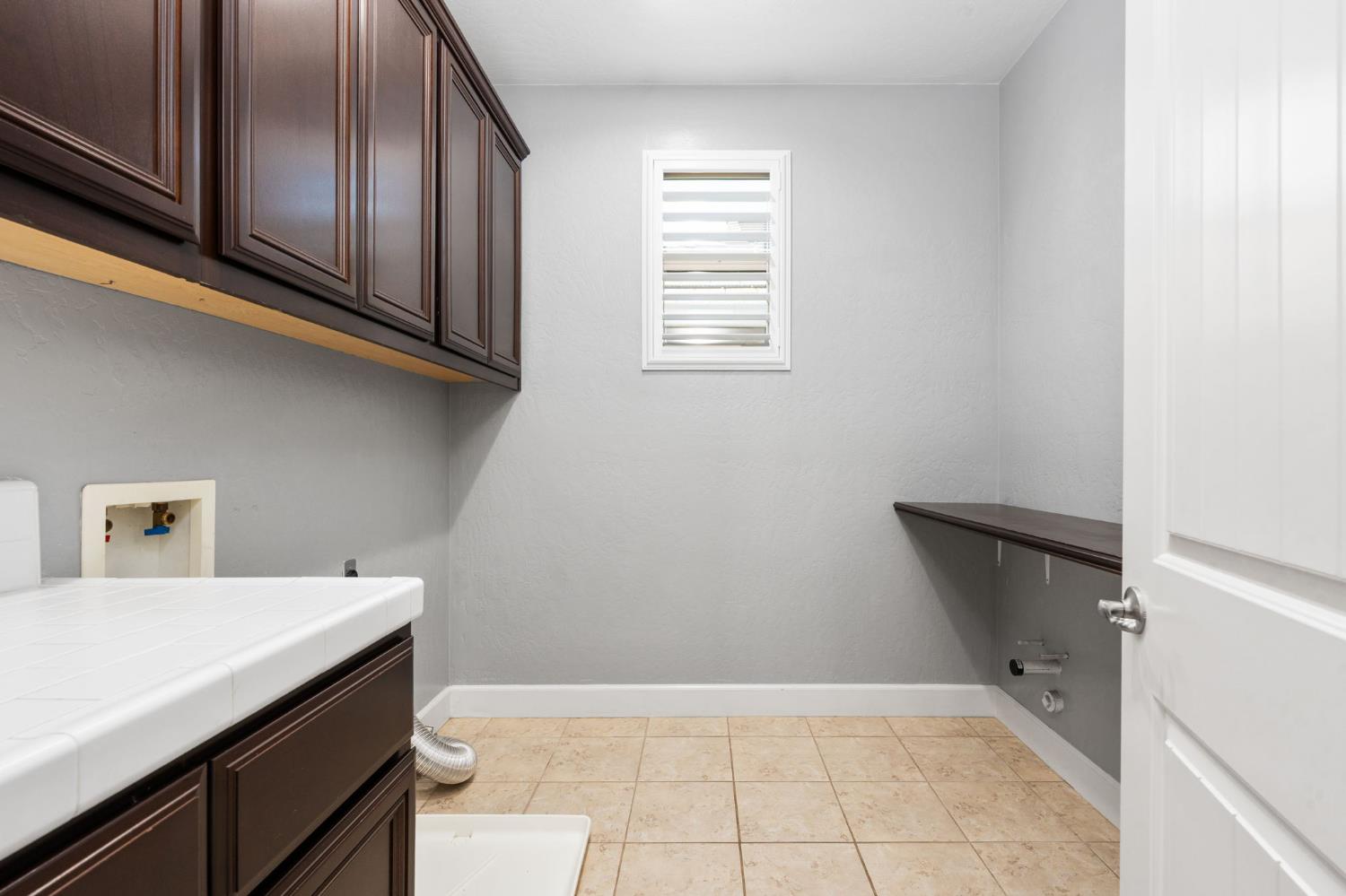 2868 Graybark Ave, Clovis, CA 93619