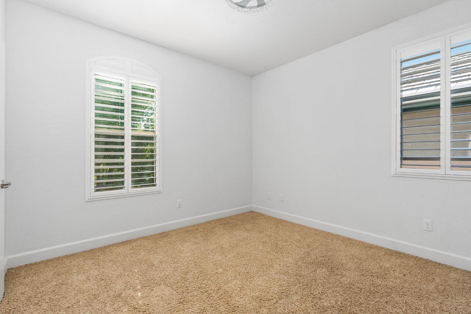 2868 Graybark Ave, Clovis, CA 93619