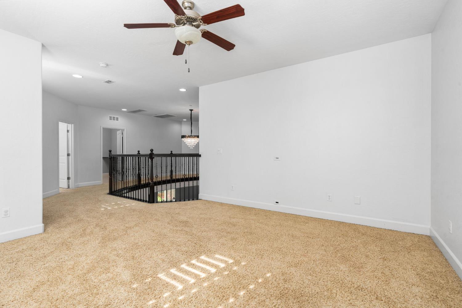 2868 Graybark Ave, Clovis, CA 93619