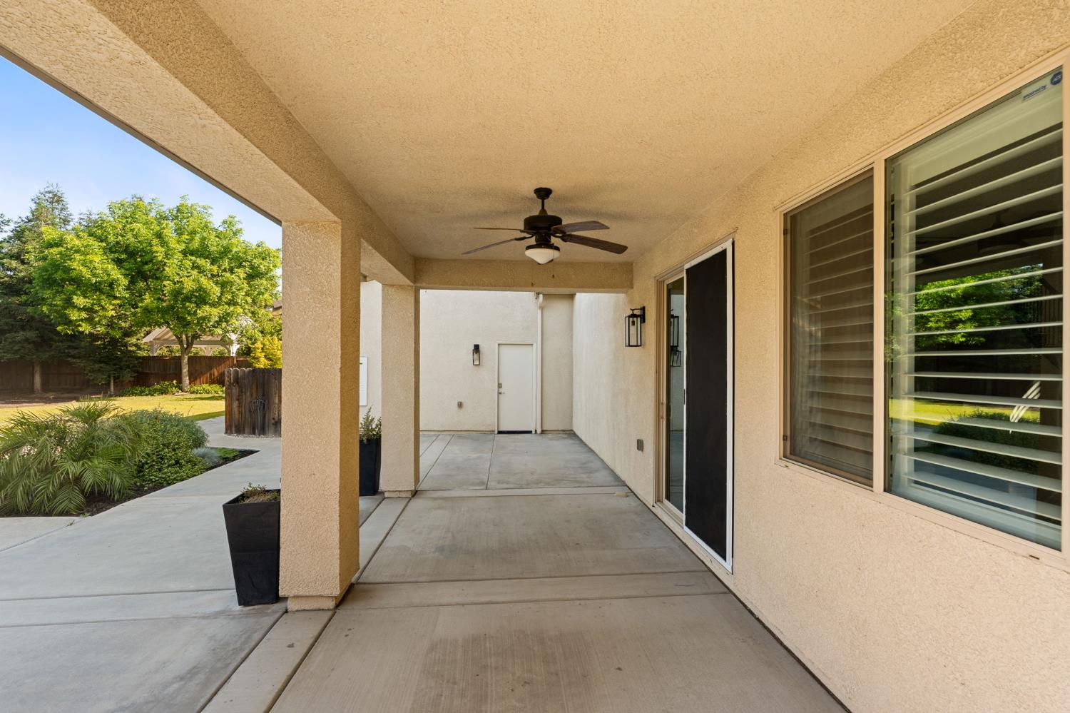 2868 Graybark Ave, Clovis, CA 93619