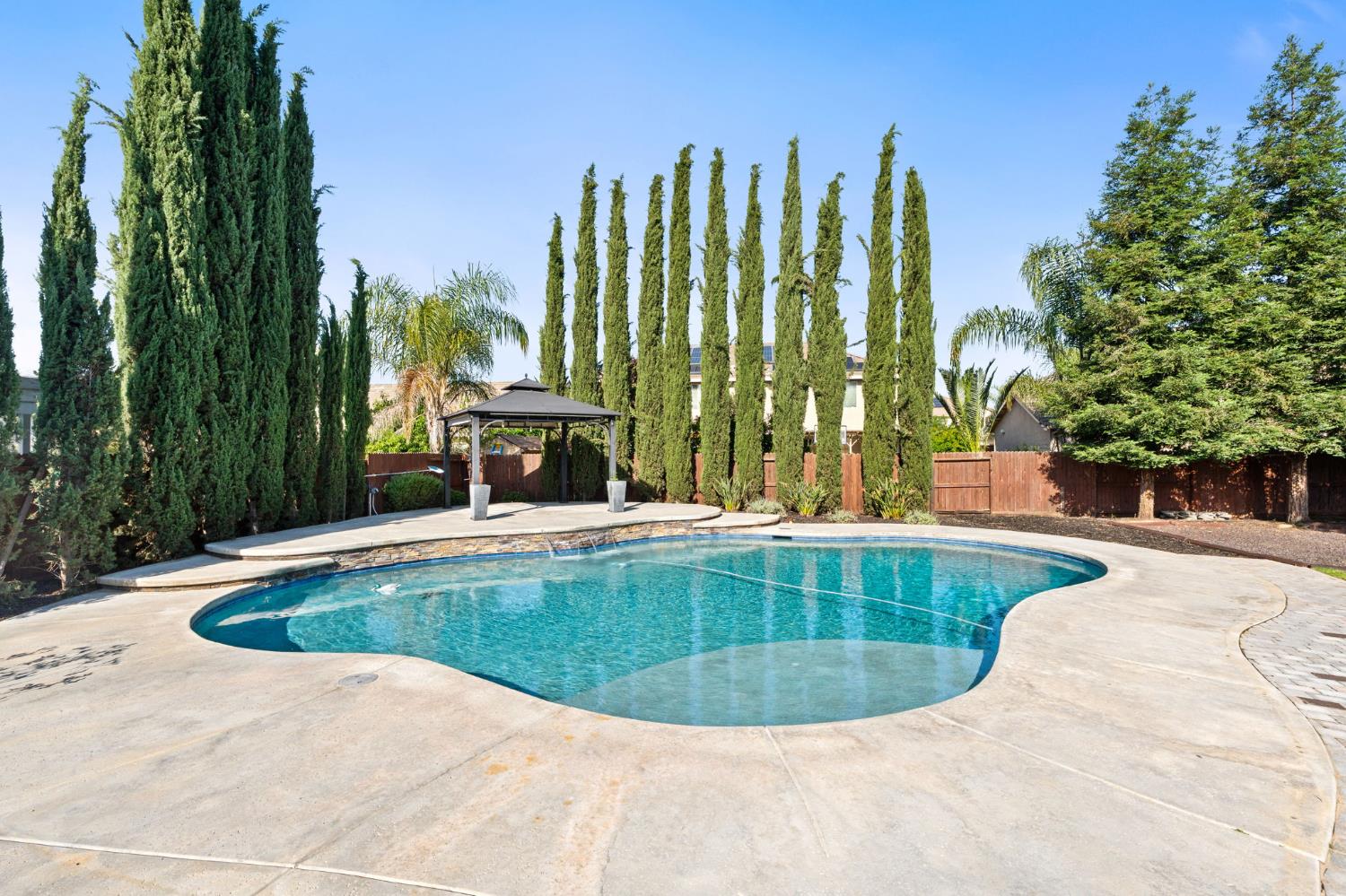2868 Graybark Ave, Clovis, CA 93619