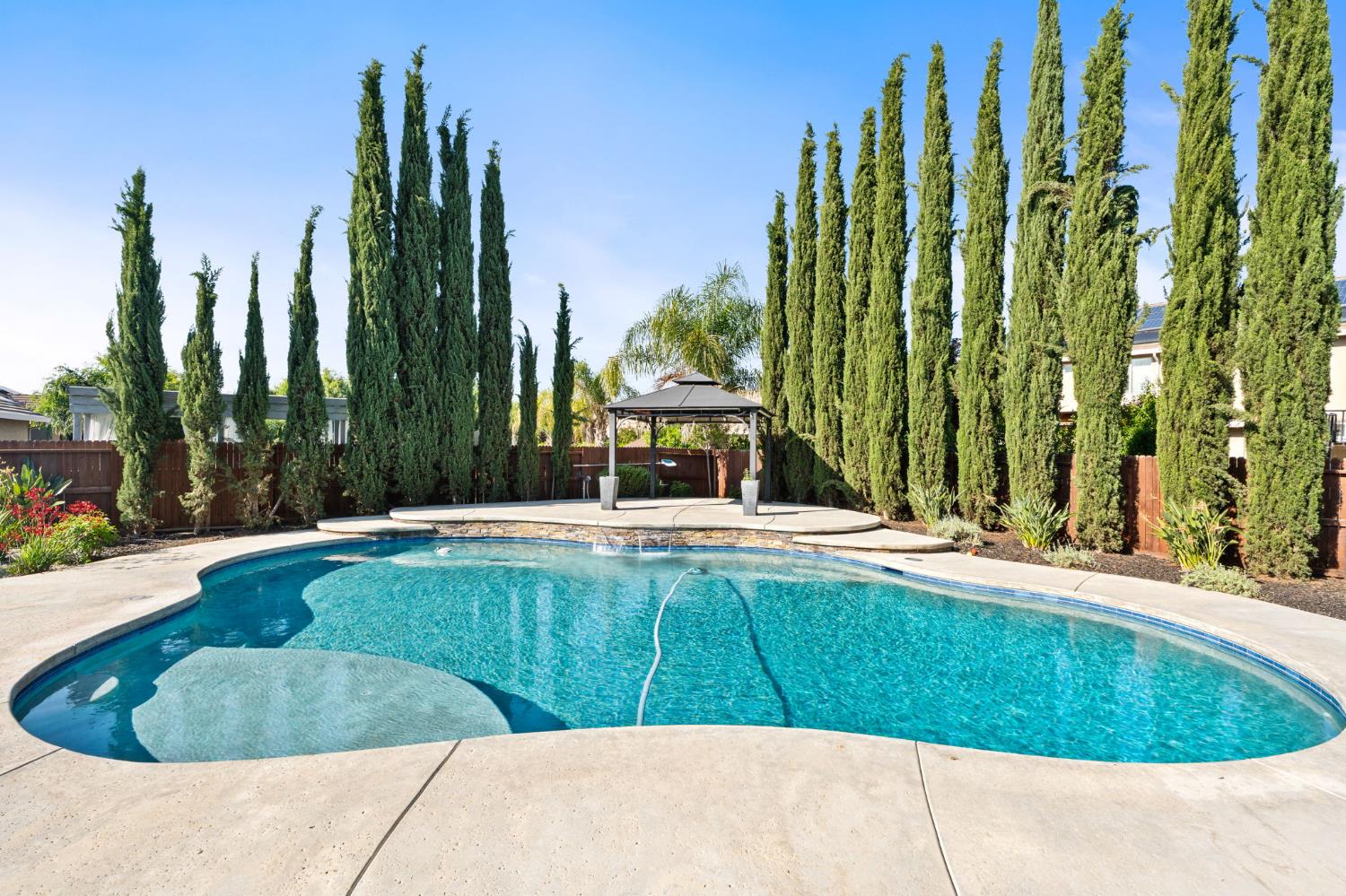 2868 Graybark Ave, Clovis, CA 93619