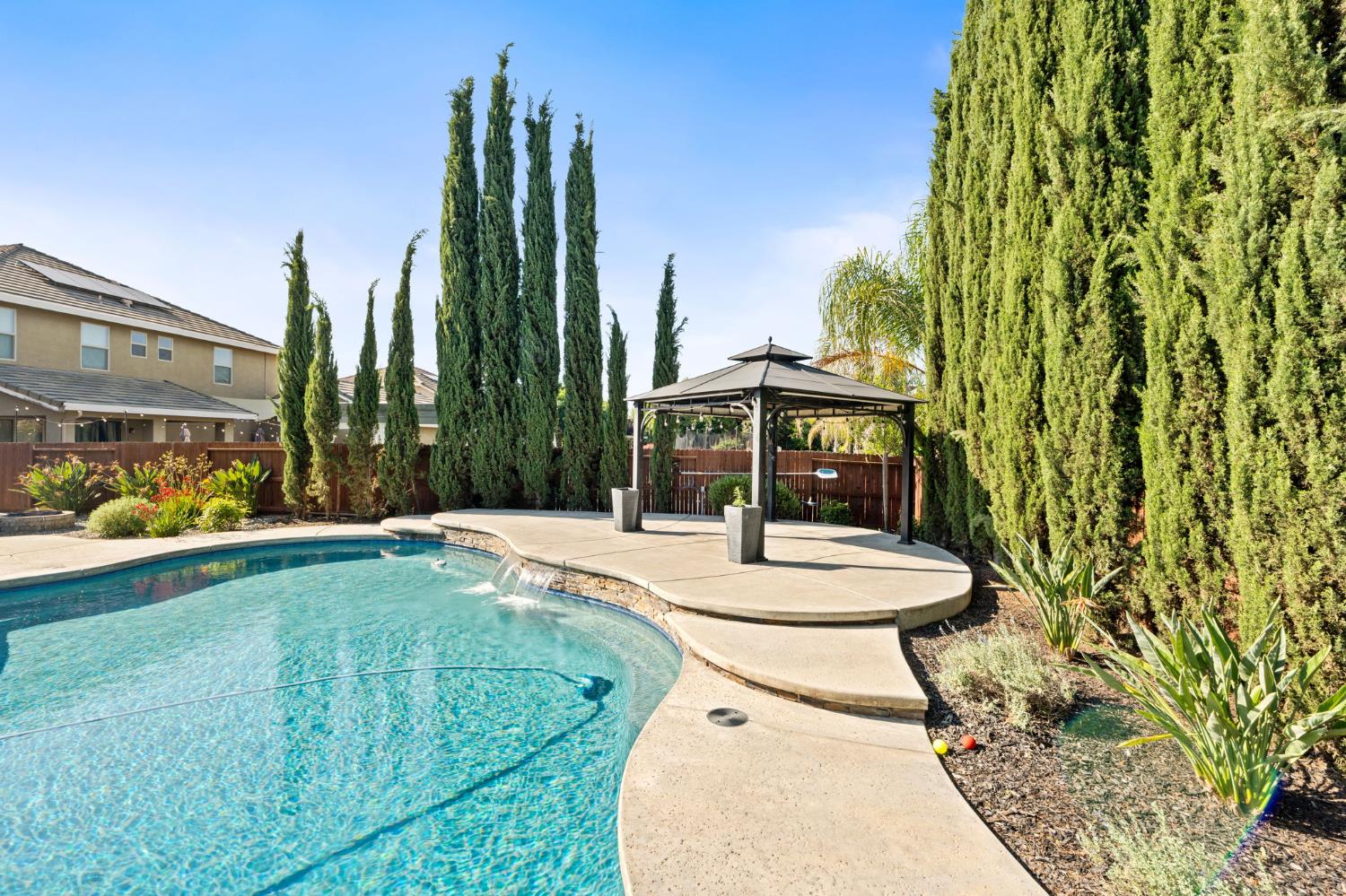 2868 Graybark Ave, Clovis, CA 93619