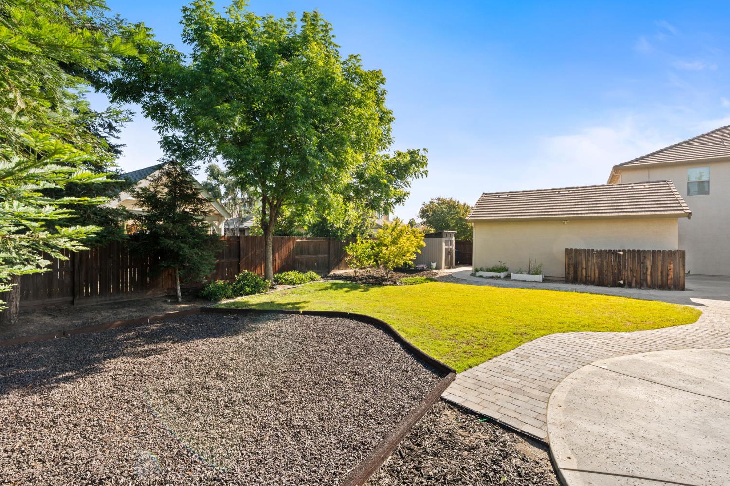 2868 Graybark Ave, Clovis, CA 93619