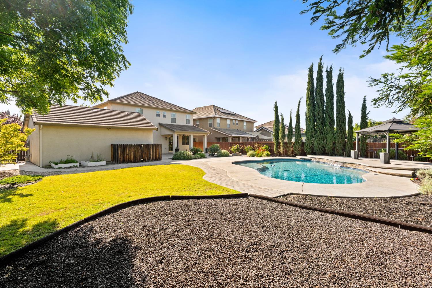 2868 Graybark Ave, Clovis, CA 93619