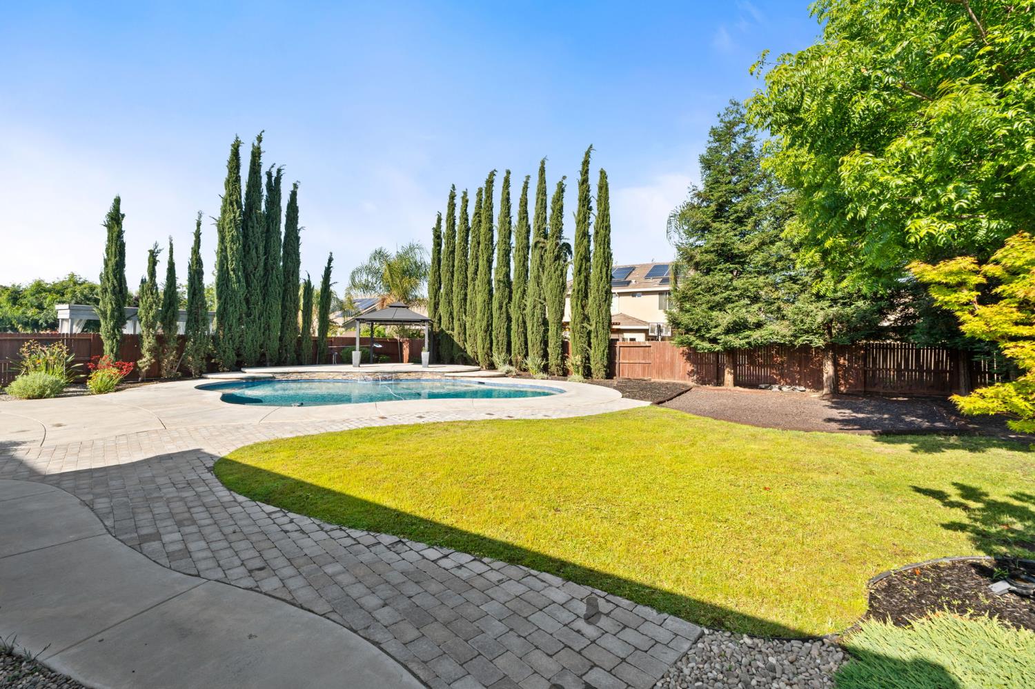 2868 Graybark Ave, Clovis, CA 93619