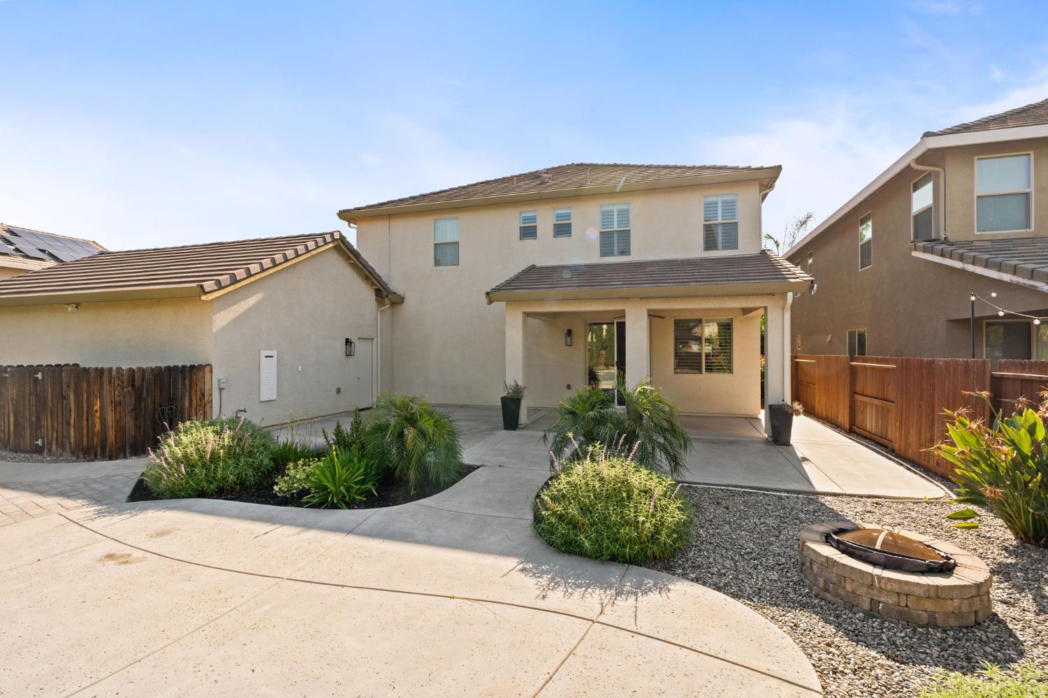 2868 Graybark Ave, Clovis, CA 93619
