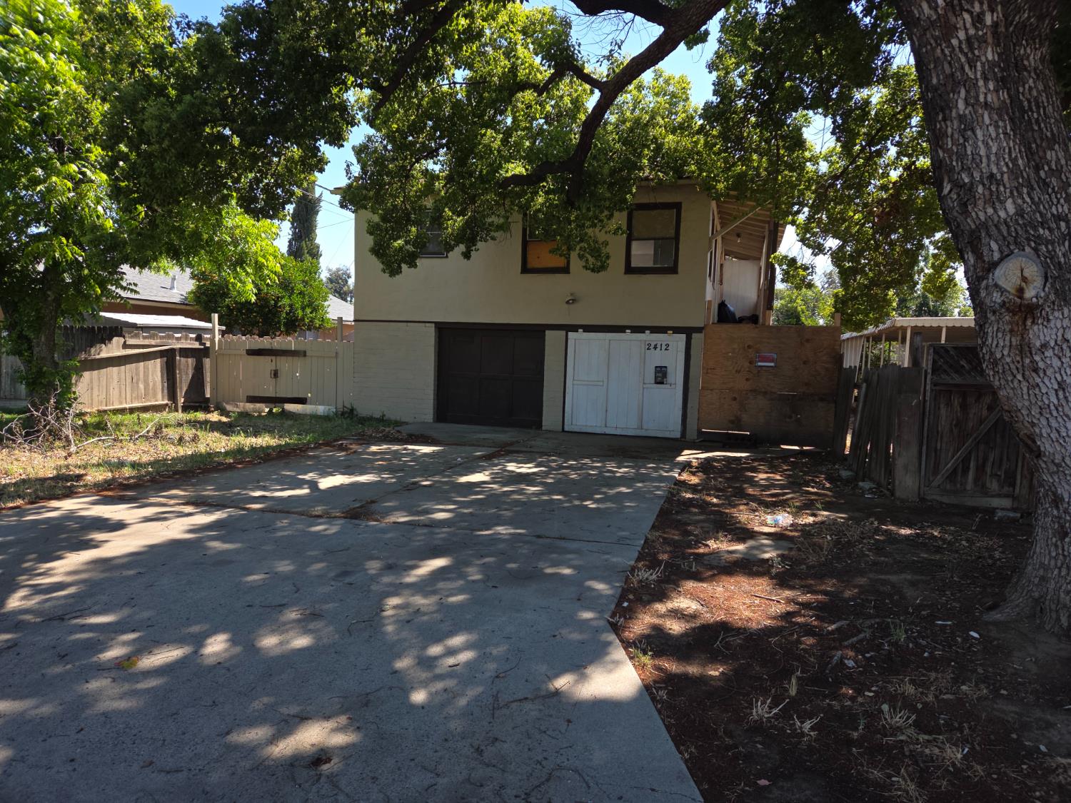 4559 E Clinton, Fresno, CA 93703