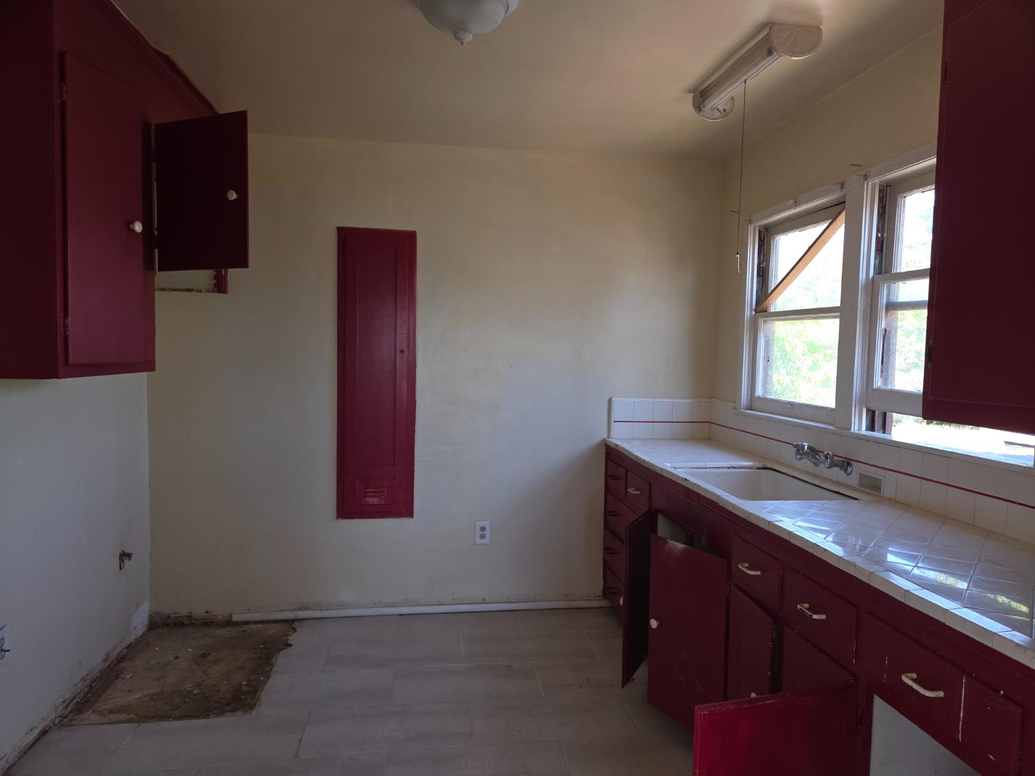 4559 E Clinton, Fresno, CA 93703