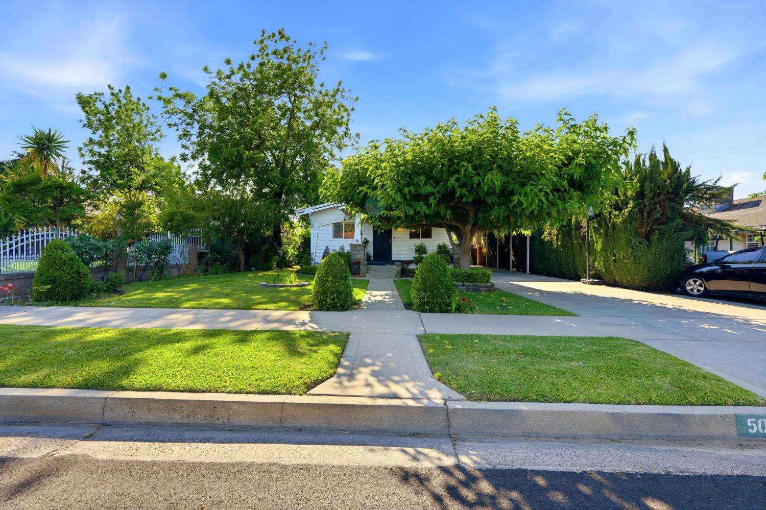 509 West Ave, Sanger, CA 93657