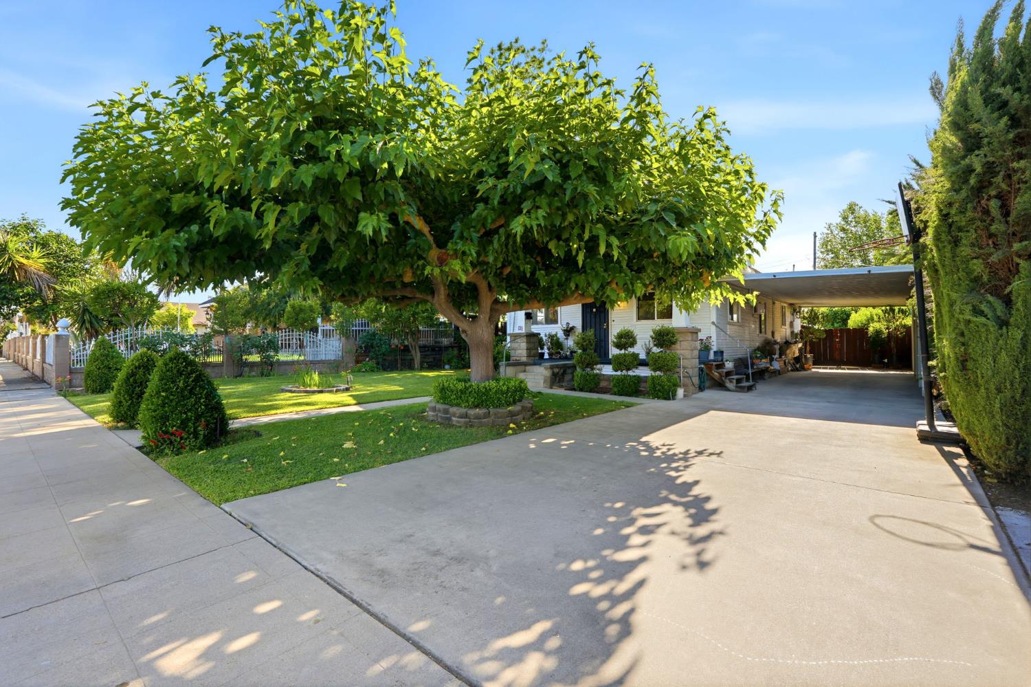 509 West Ave, Sanger, CA 93657
