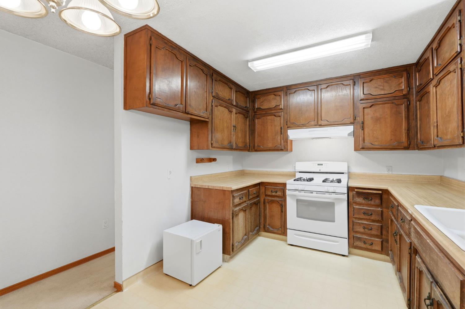 509 West Ave, Sanger, CA 93657