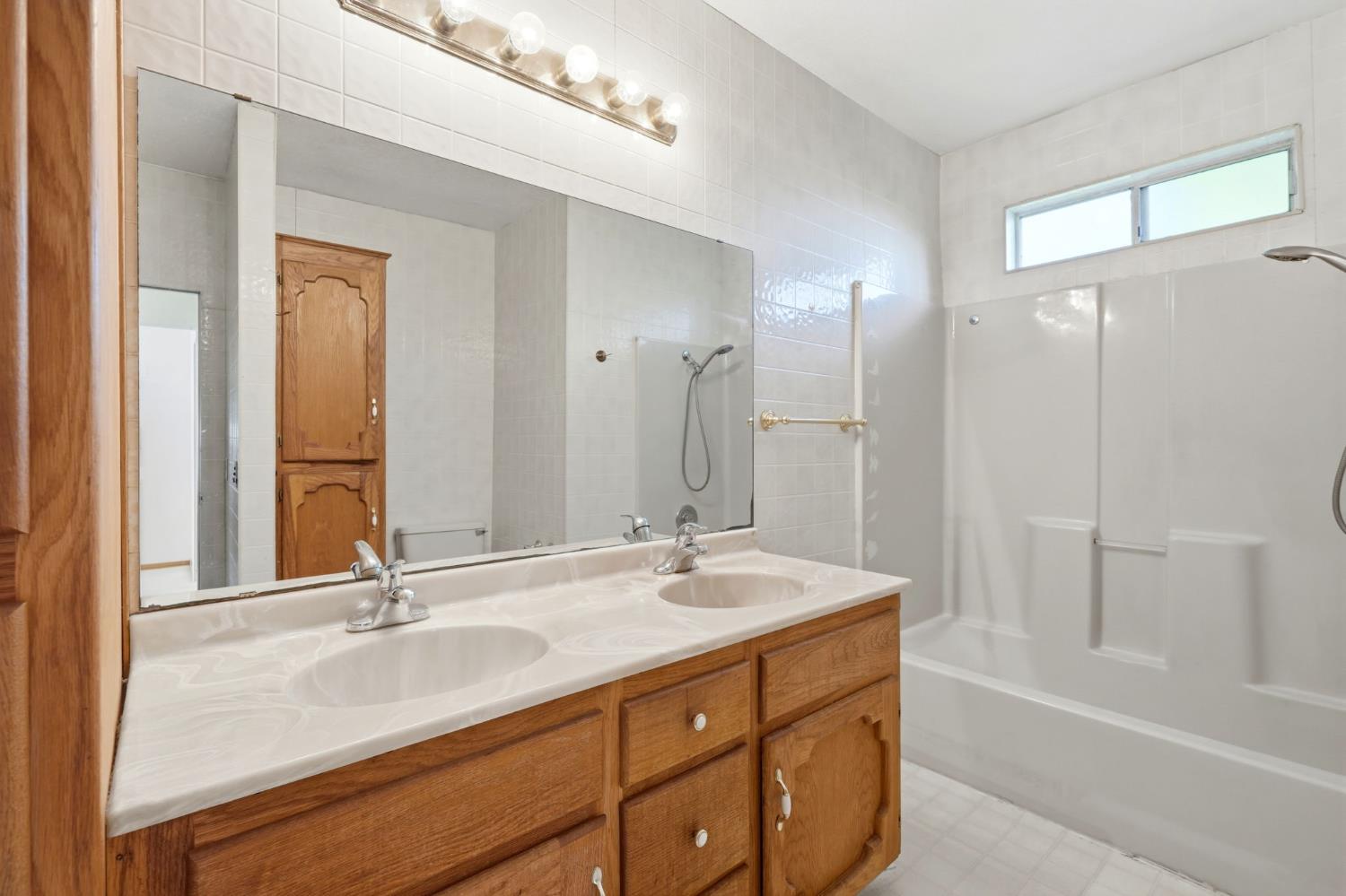 509 West Ave, Sanger, CA 93657