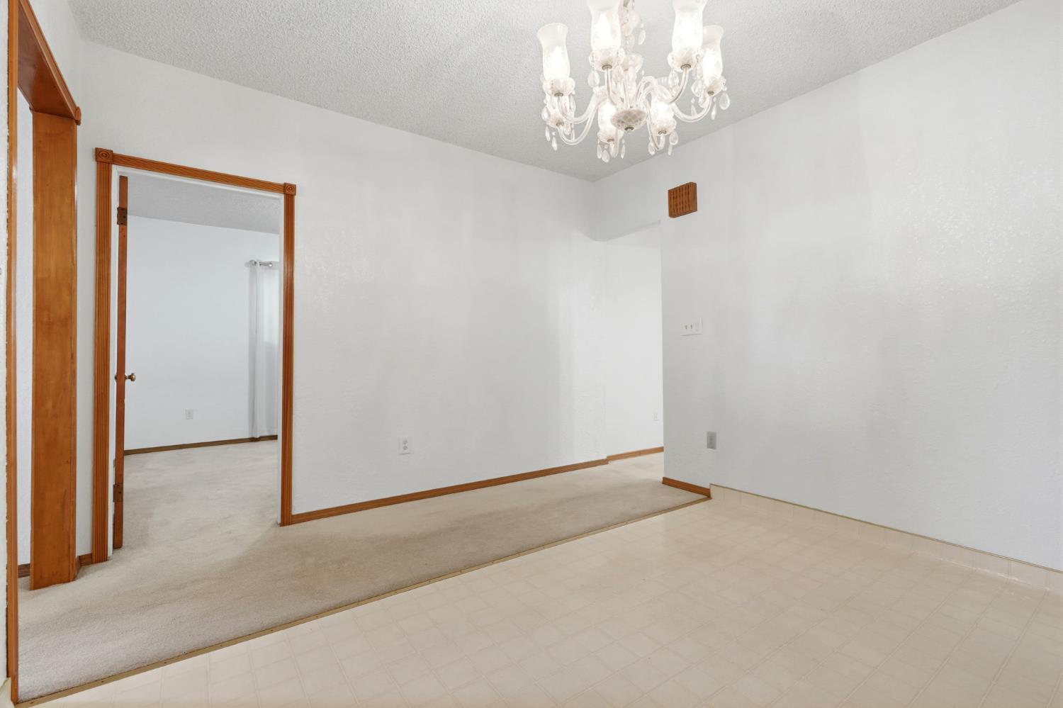 509 West Ave, Sanger, CA 93657