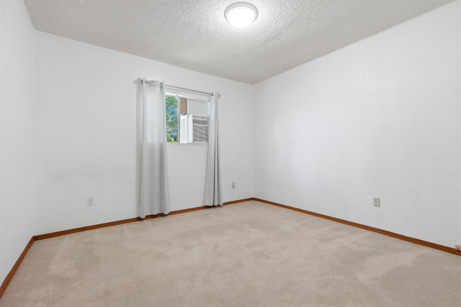 509 West Ave, Sanger, CA 93657