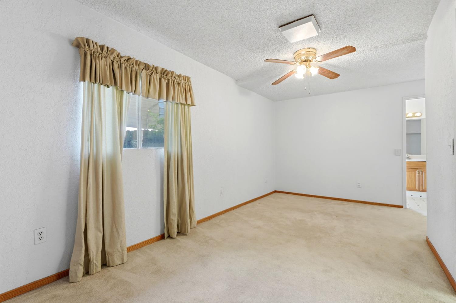 509 West Ave, Sanger, CA 93657