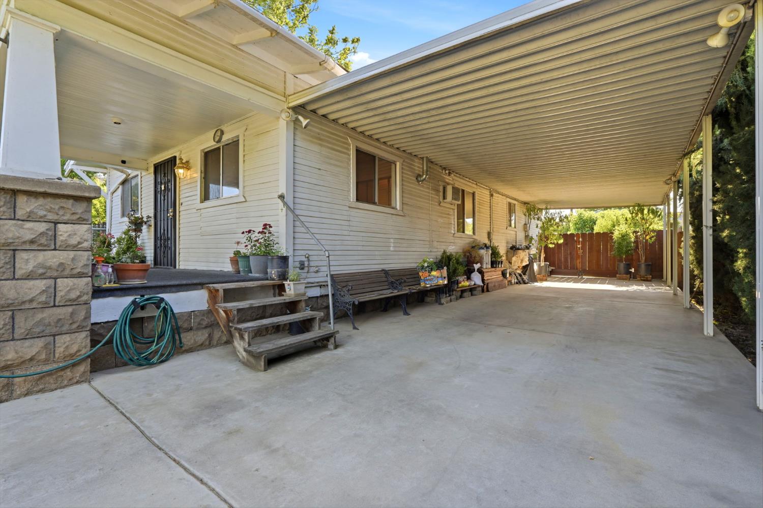 509 West Ave, Sanger, CA 93657