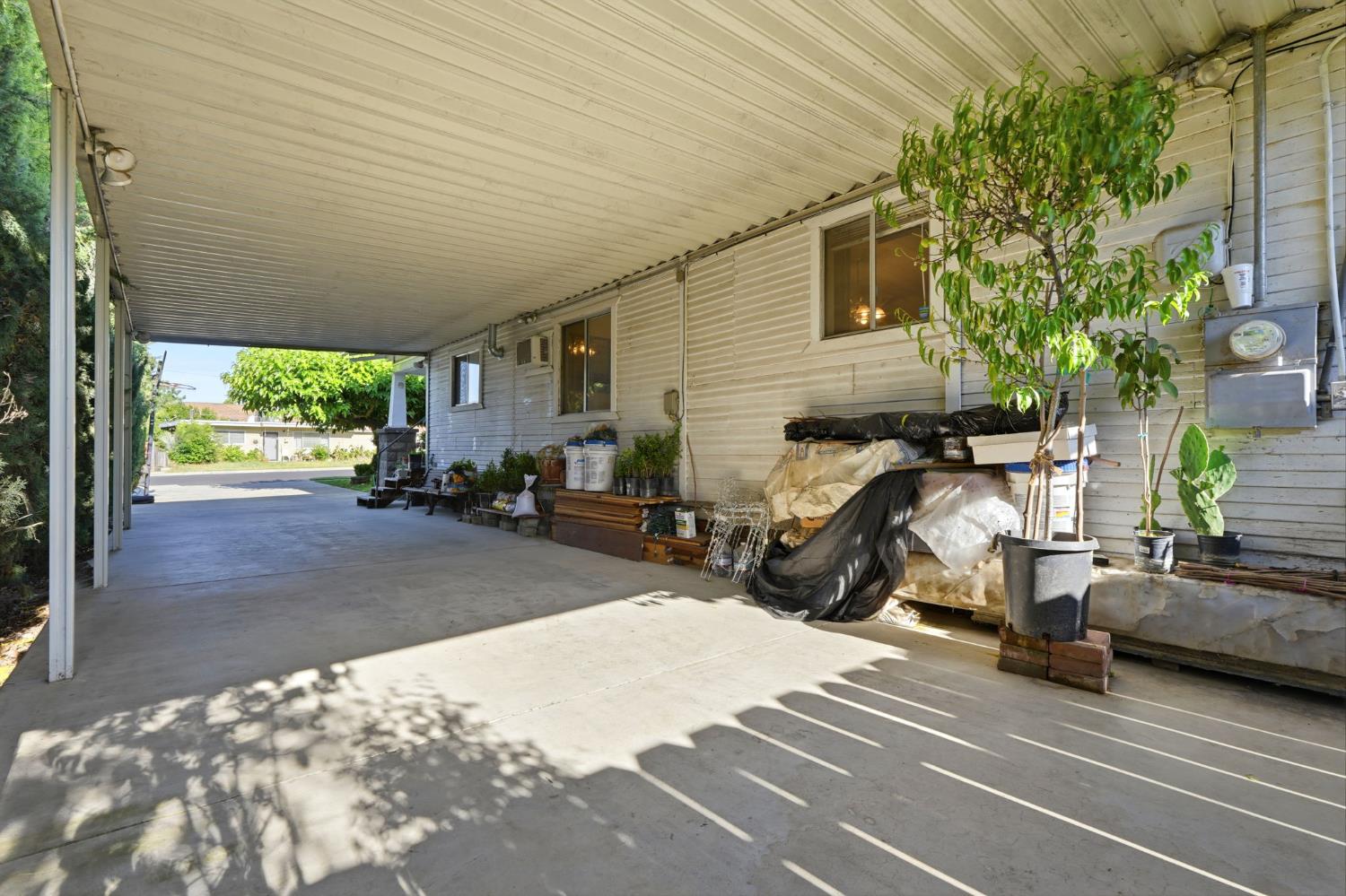 509 West Ave, Sanger, CA 93657