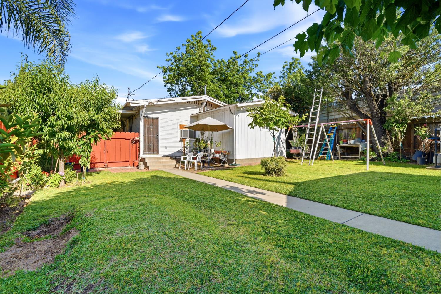 509 West Ave, Sanger, CA 93657
