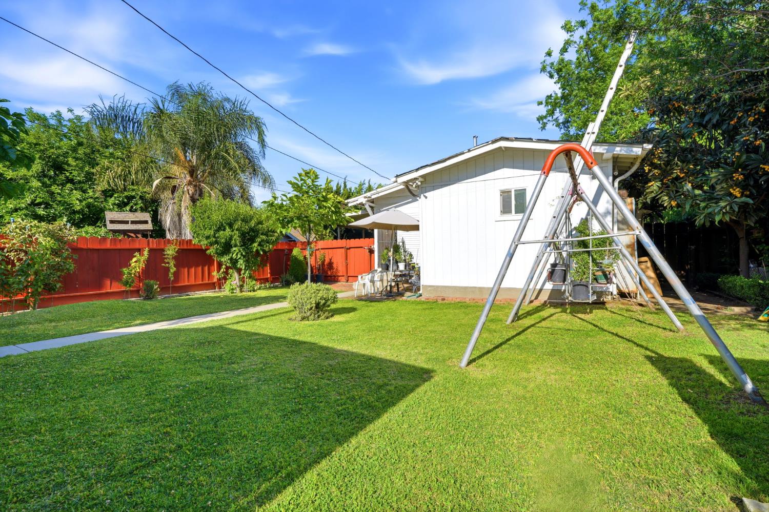 509 West Ave, Sanger, CA 93657